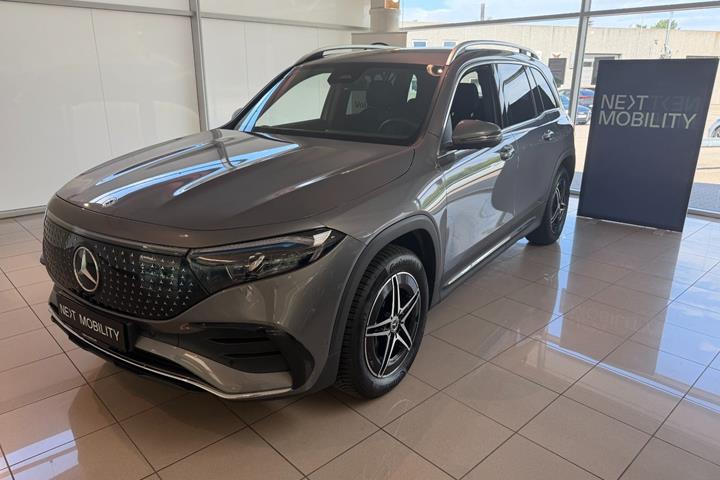 Grå Mercedes EQB250+ fra 2025 set udefra