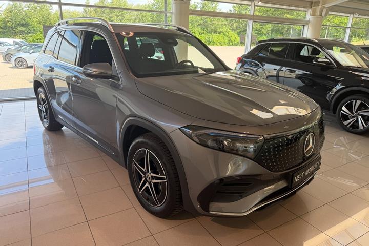 Grå Mercedes EQB250+ fra 2025