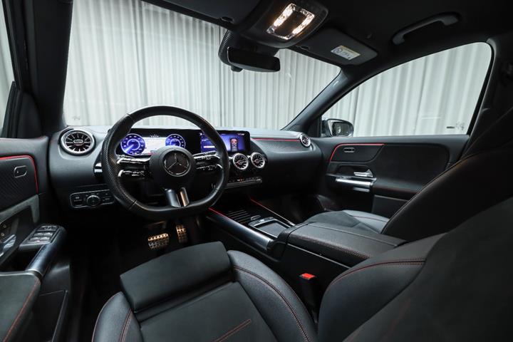 Sort Mercedes EQA250+ fra 2025