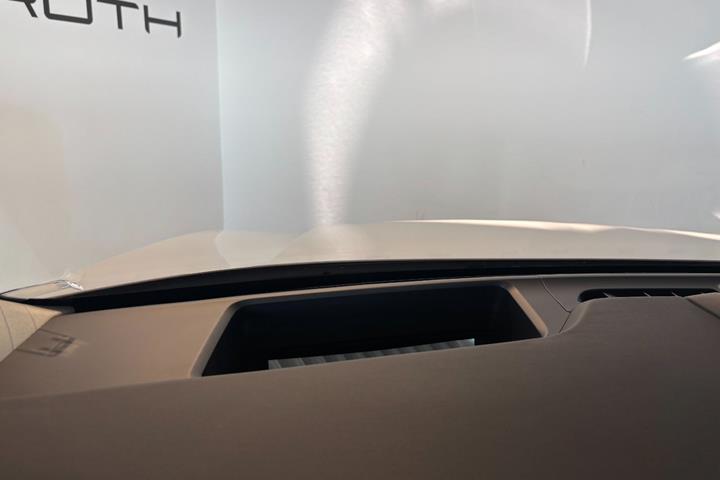 Beige Volvo EX90 fra 2025