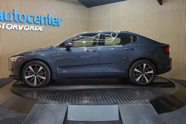 Blå Polestar 2 fra 2022
