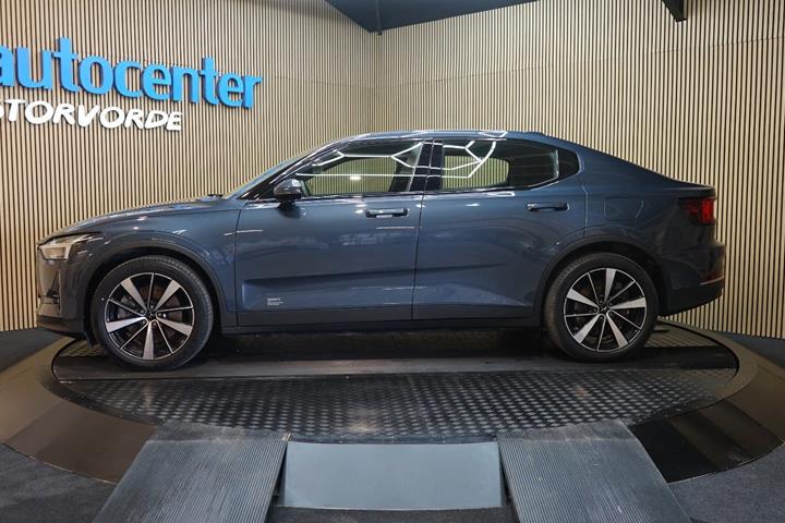 Blå Polestar 2 fra 2022