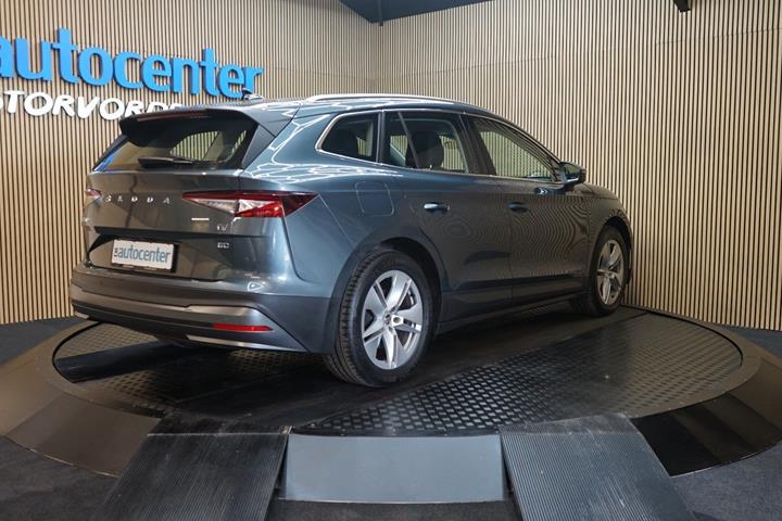 Grå Skoda Enyaq fra 2021