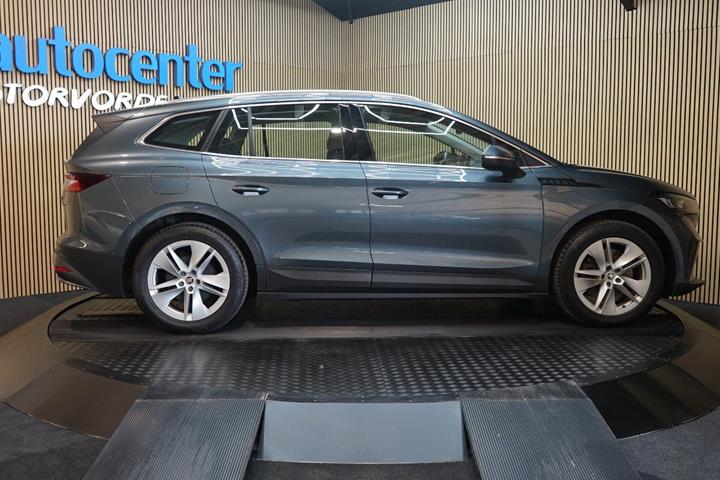 Grå Skoda Enyaq fra 2021