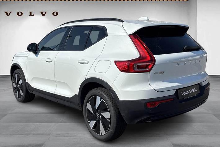 Hvid Volvo EX40 fra 2024