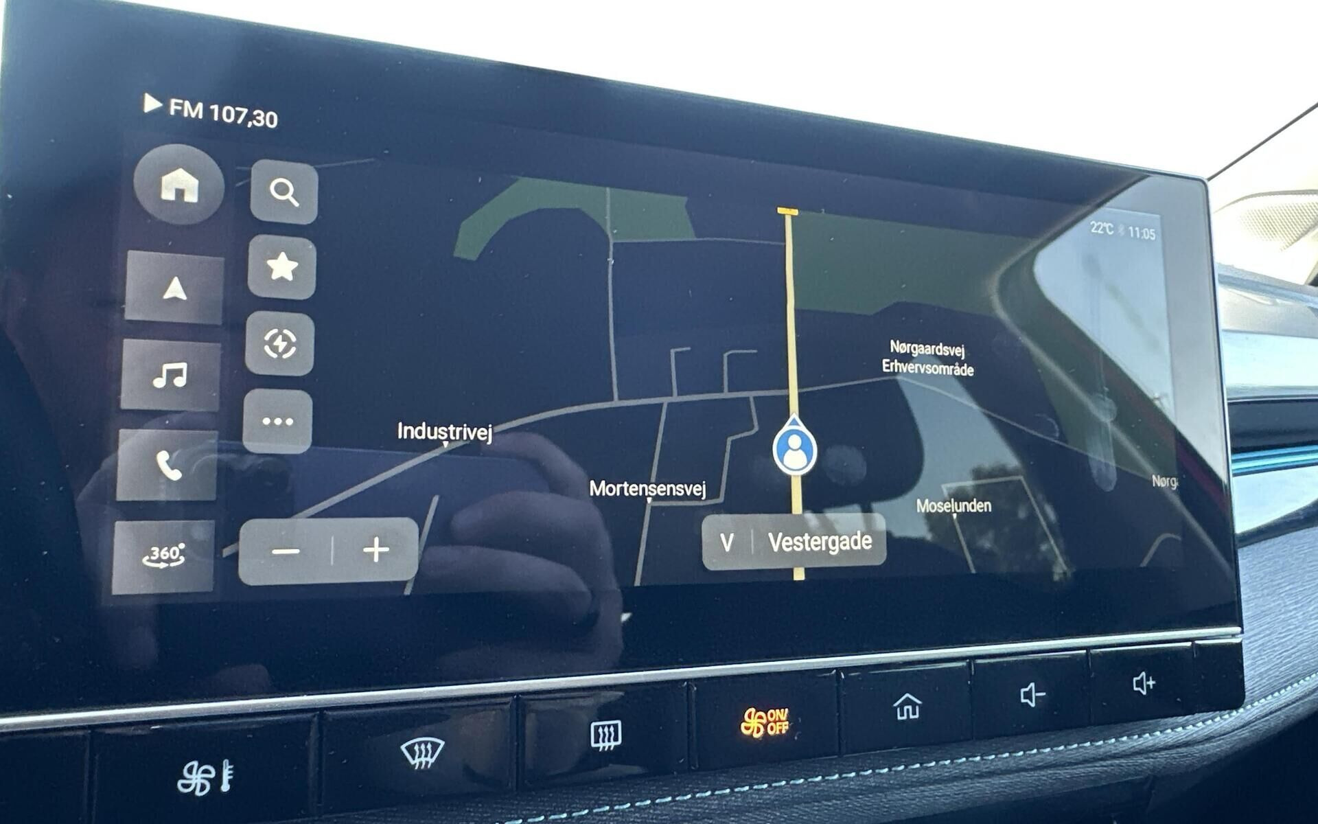 Rød MG MG5 Electric fra 2023