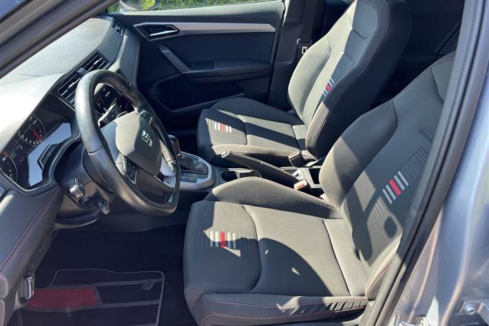 Sølv Seat Arona fra 2019
