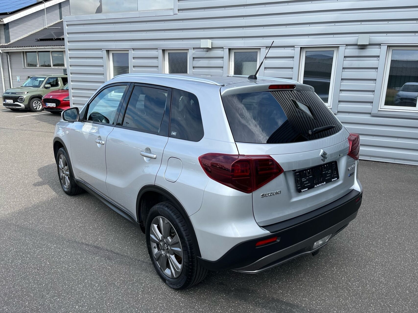 Sølv Suzuki Vitara fra 2022