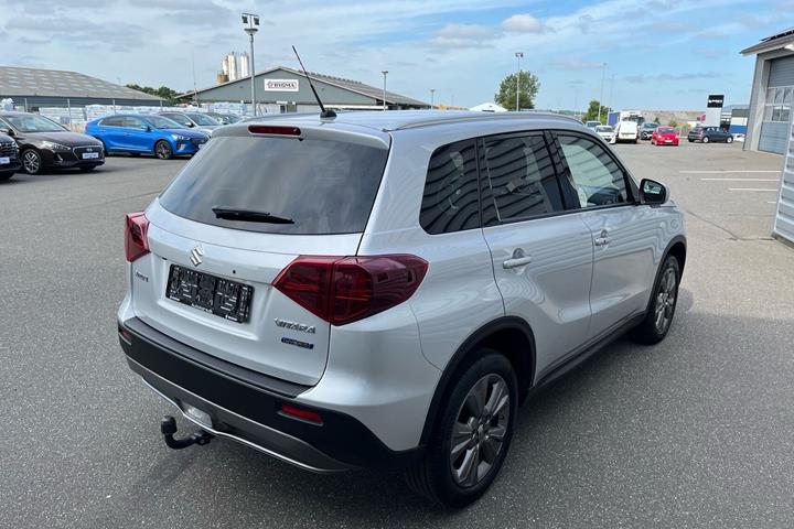 Sølv Suzuki Vitara fra 2022