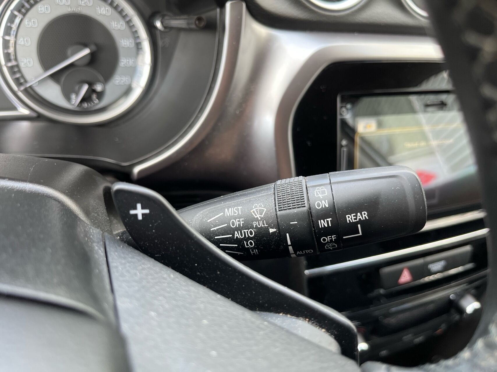 Sølv Suzuki Vitara fra 2022