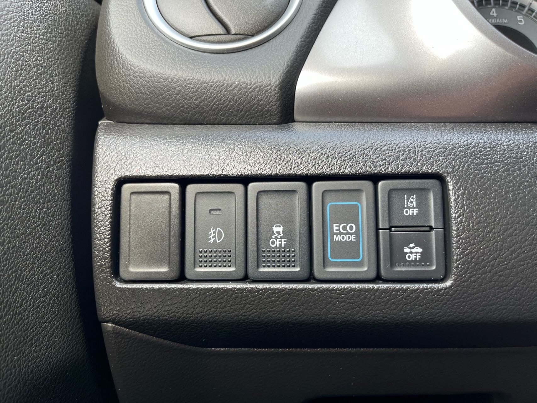 Sølv Suzuki Vitara fra 2022