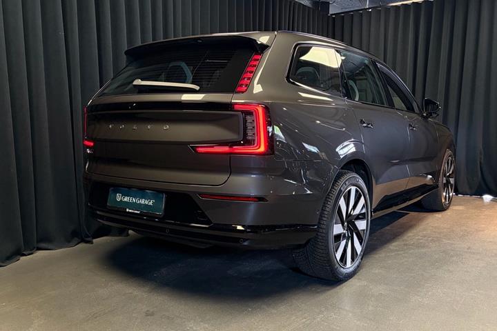Grå Volvo EX90 fra 2025