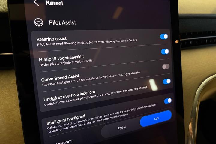Grå Volvo EX90 fra 2025