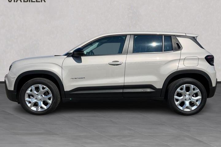 Beige Jeep Avenger fra 2023