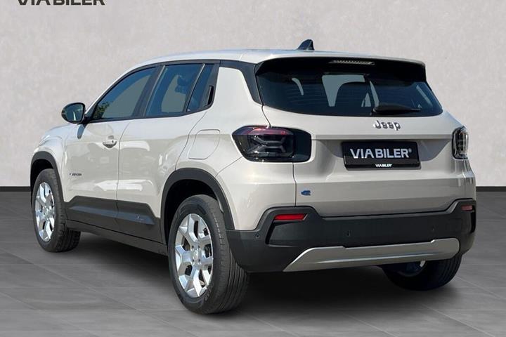 Beige Jeep Avenger fra 2023