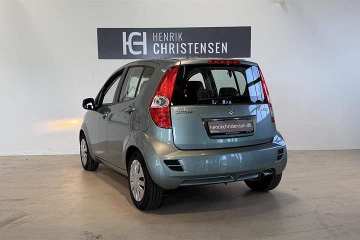 Grøn Suzuki Splash fra 2012