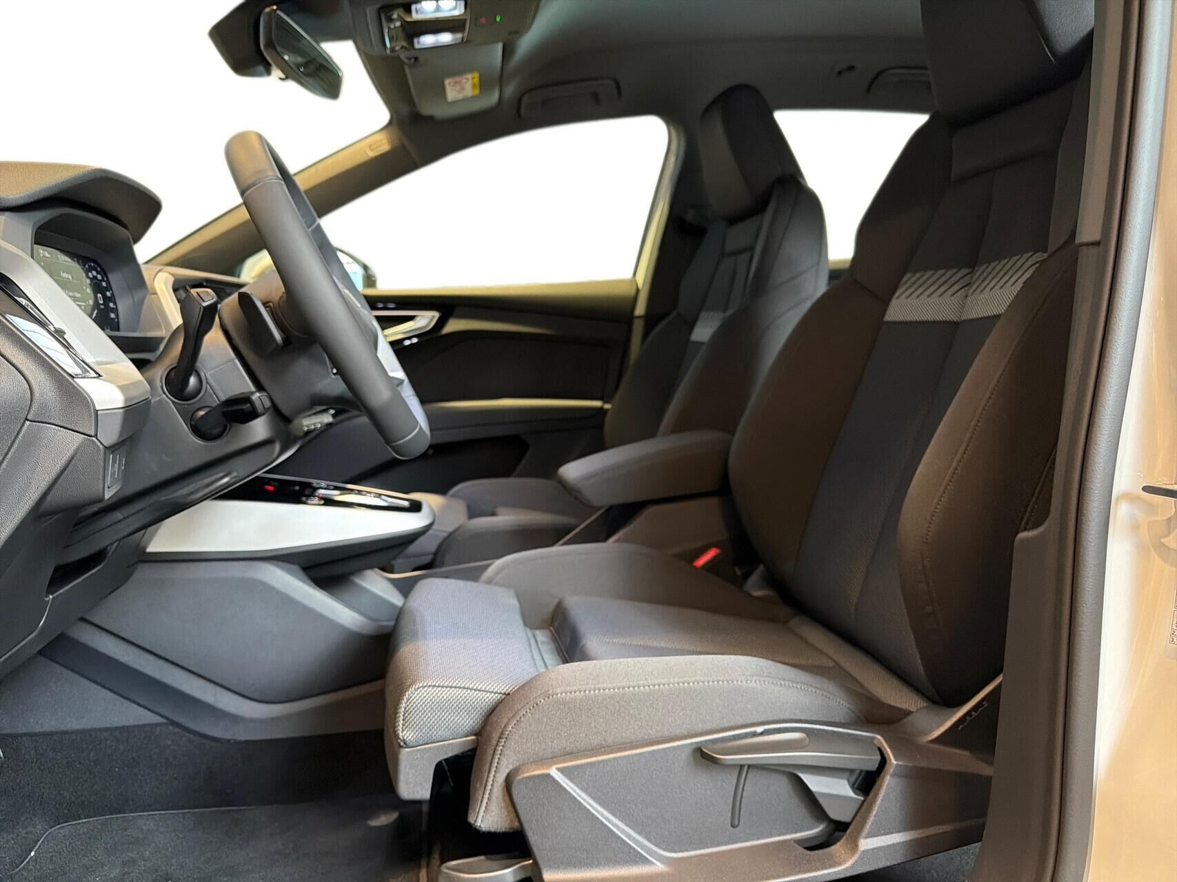 Hvid Audi Q4 fra 2026