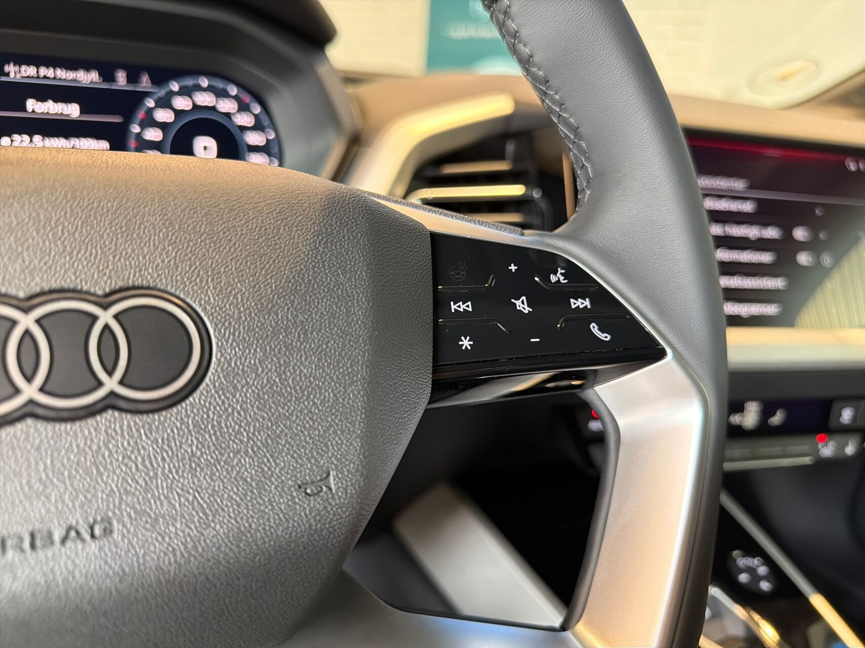 Hvid Audi Q4 fra 2026