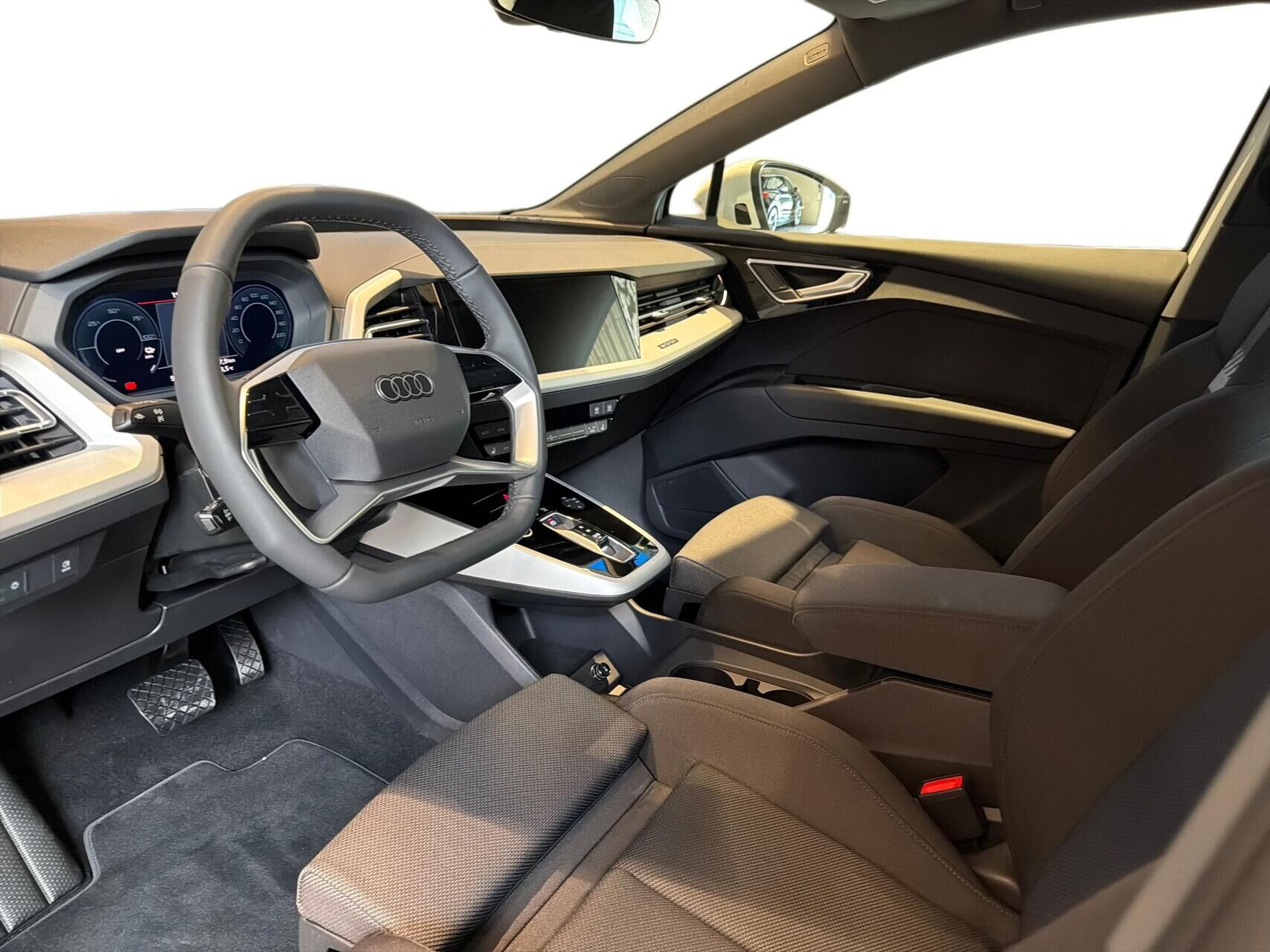 Hvid Audi Q4 fra 2026