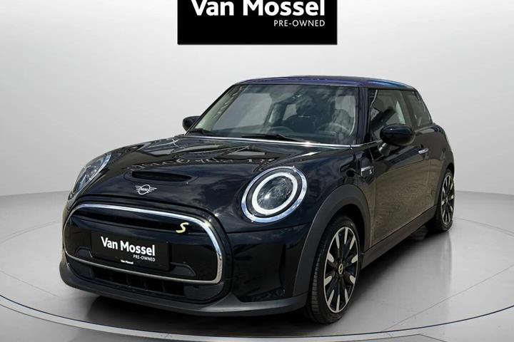 Sort Mini Cooper fra 2021 set udefra