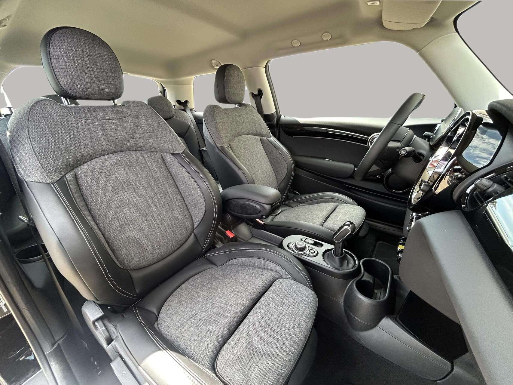 Sort Mini Cooper fra 2021