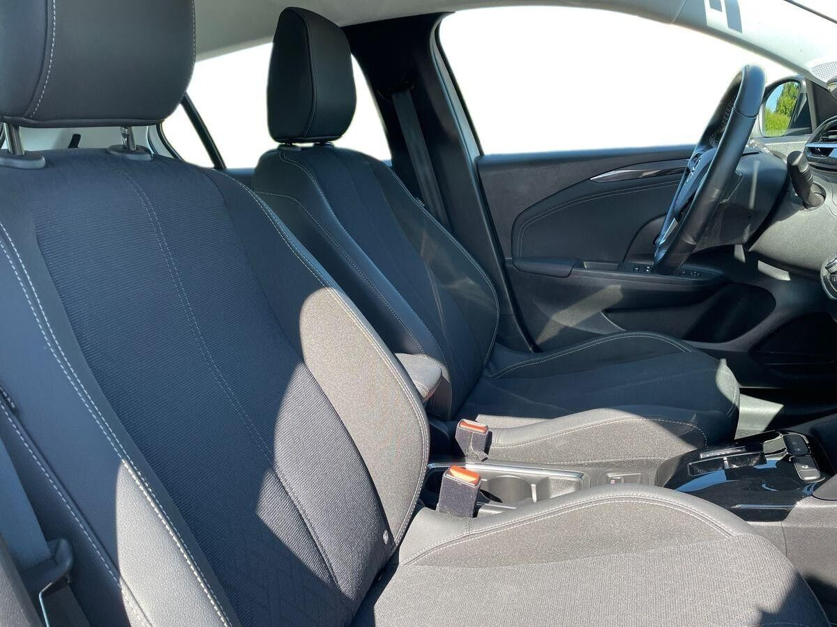 Hvid Opel Corsa-e fra 2023