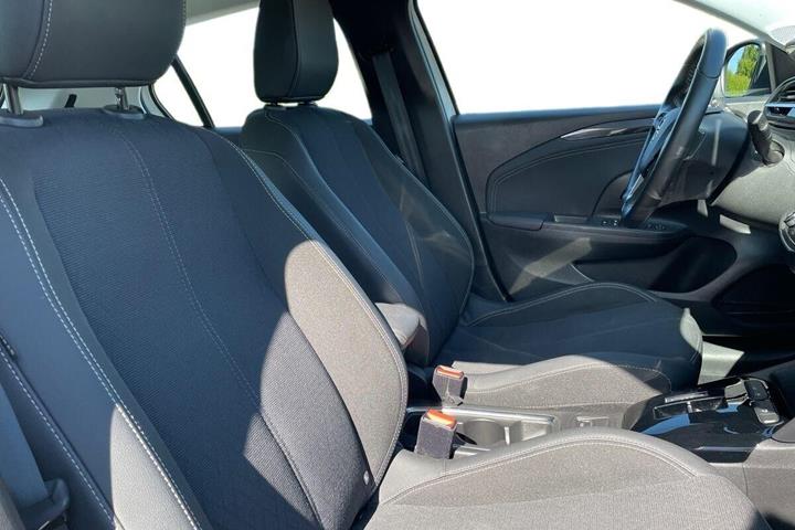 Hvid Opel Corsa-e fra 2023