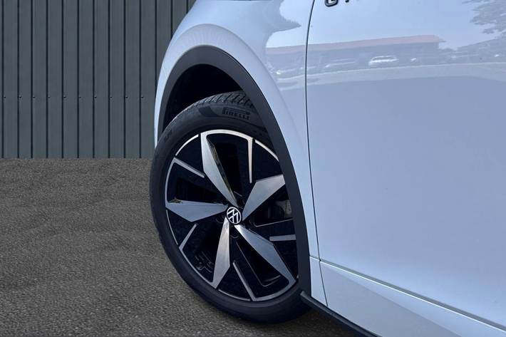 Hvid VW ID.4 fra 2023