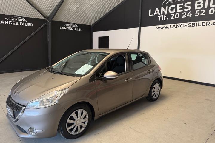 Beige Peugeot 208 fra 2012