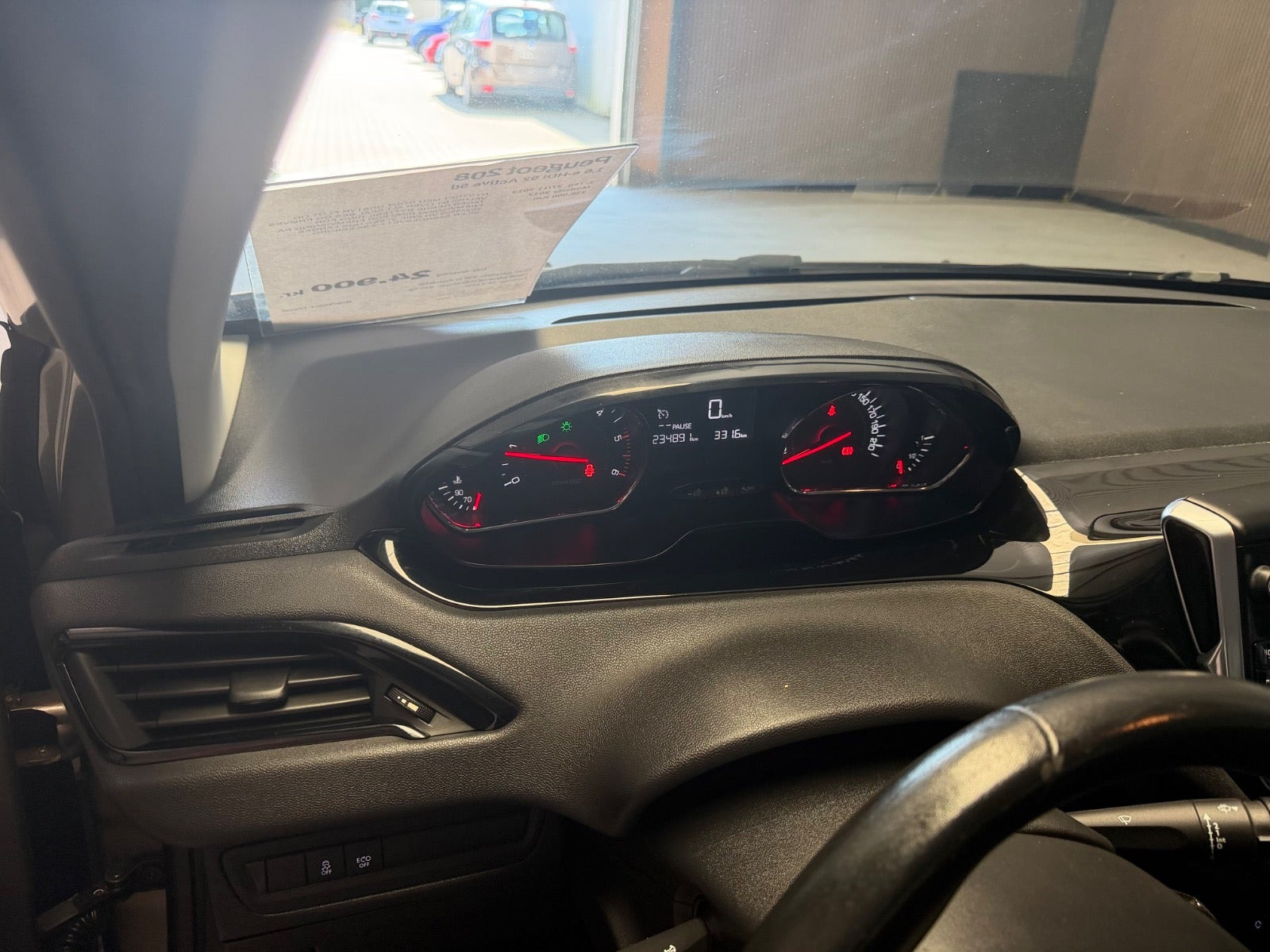 Beige Peugeot 208 fra 2012