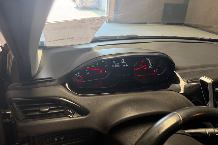 Beige Peugeot 208 fra 2012