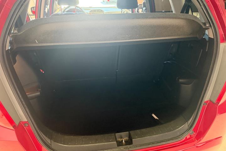 Rød Honda Jazz fra 2014