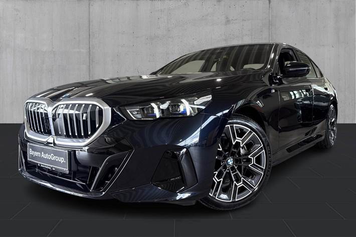 Sort BMW i5 fra 2025