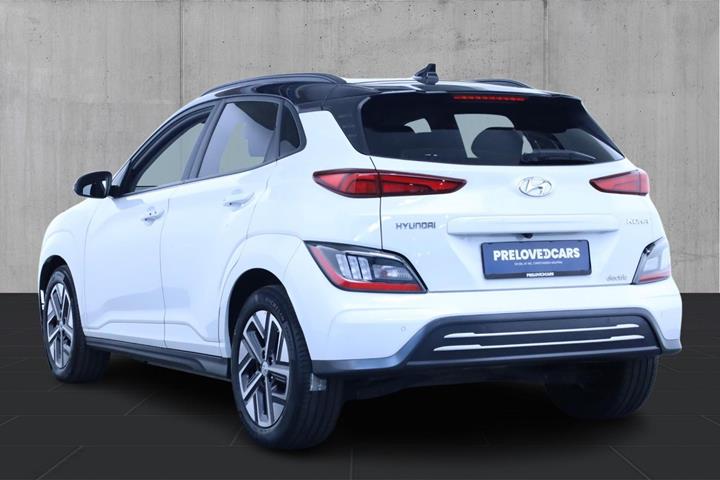 Hvid Hyundai Kona fra 2022