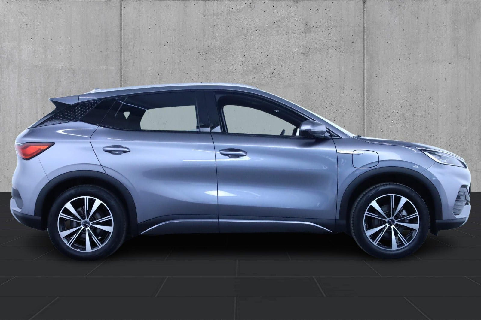 Grå BYD Atto 3 fra 2024