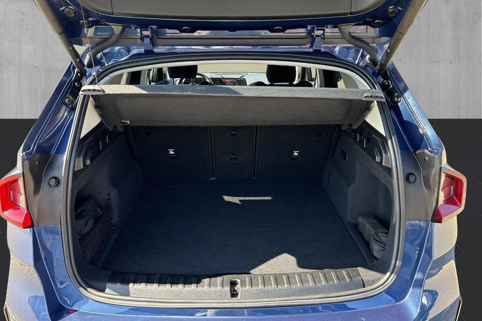 Blå BMW iX1 fra 2024