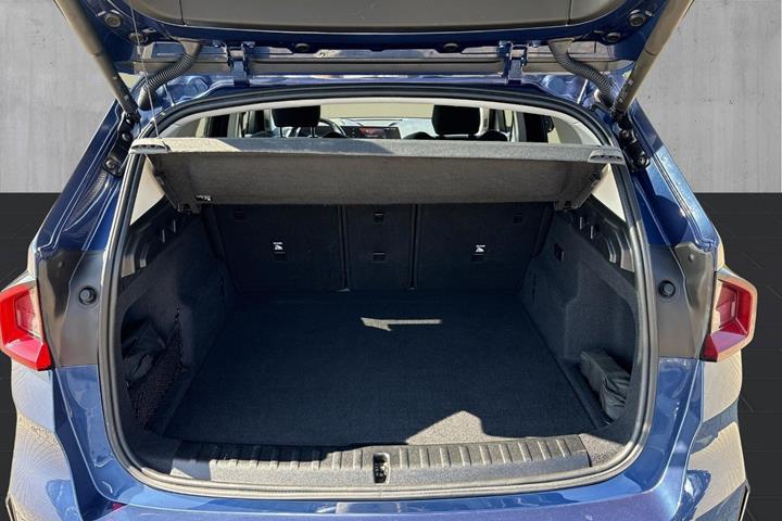 Blå BMW iX1 fra 2024