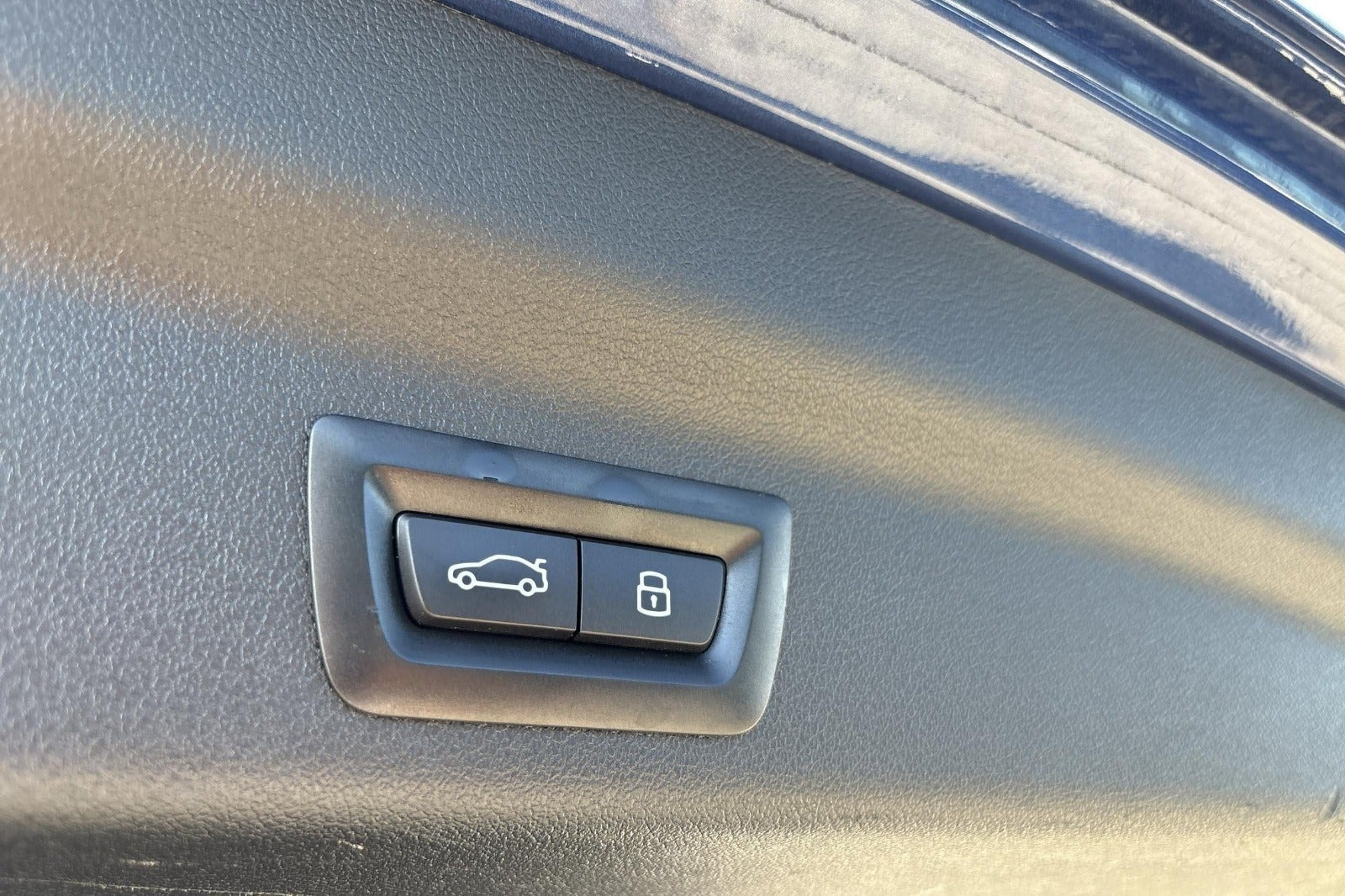 Blå BMW iX1 fra 2024