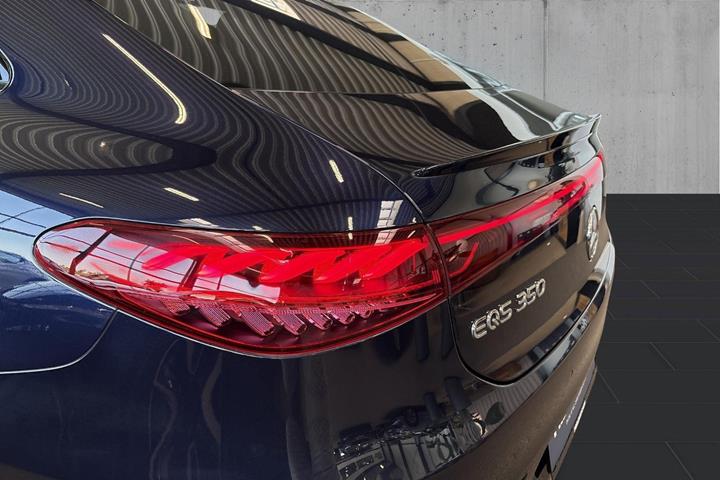 Blå Mercedes EQS350 fra 2022