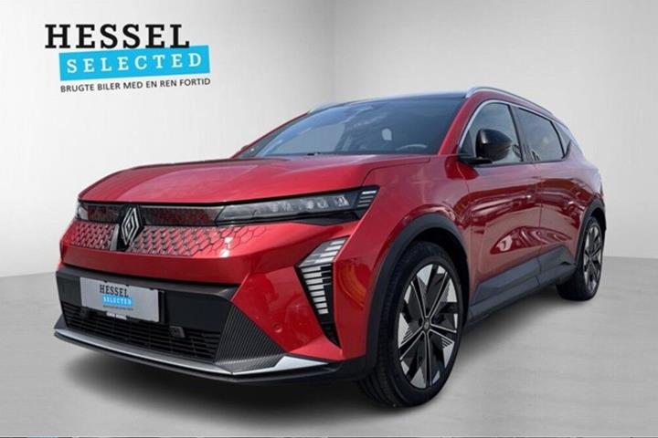 Rød Renault Scenic E-Tech fra 2025 set udefra