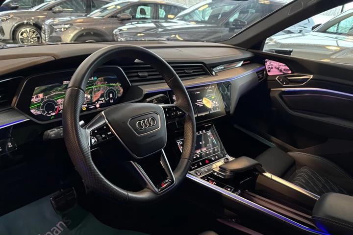 undefined Audi Q8 e-tron fra 2024