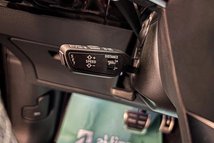 undefined Audi Q8 e-tron fra 2024