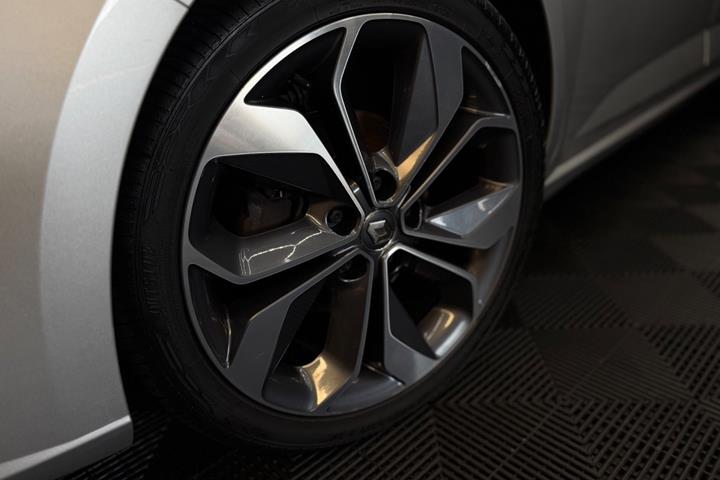 Sølv Renault Megane IV fra 2018