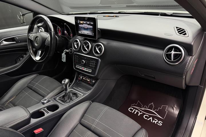 Hvid Mercedes A200 d fra 2015