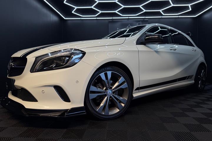 Hvid Mercedes A200 d fra 2015