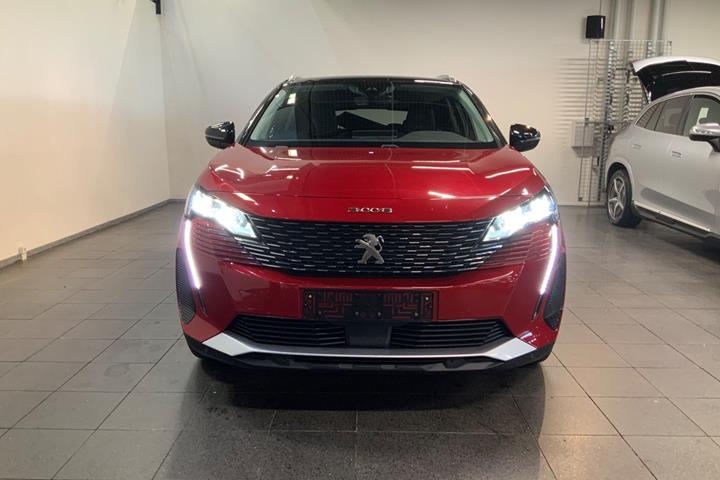 Rød Peugeot 3008 fra 2021
