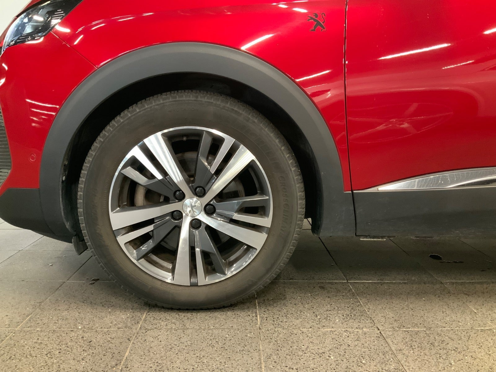 Rød Peugeot 3008 fra 2021