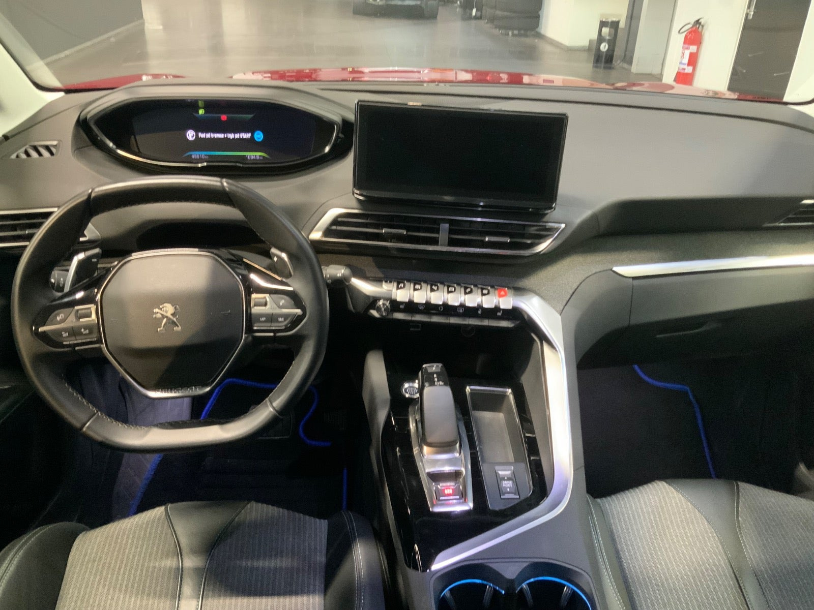 Rød Peugeot 3008 fra 2021
