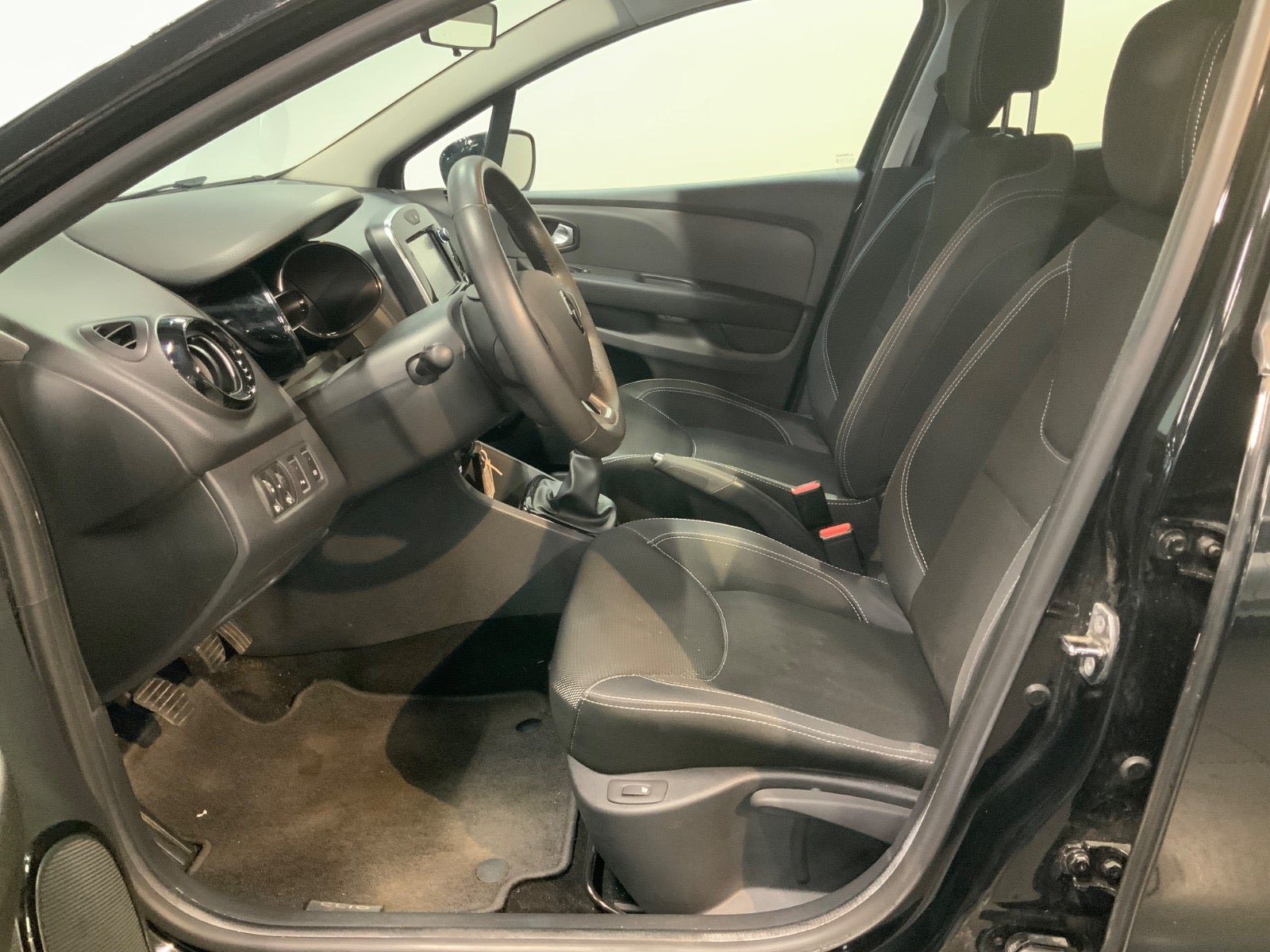 Sort Renault Clio IV fra 2016