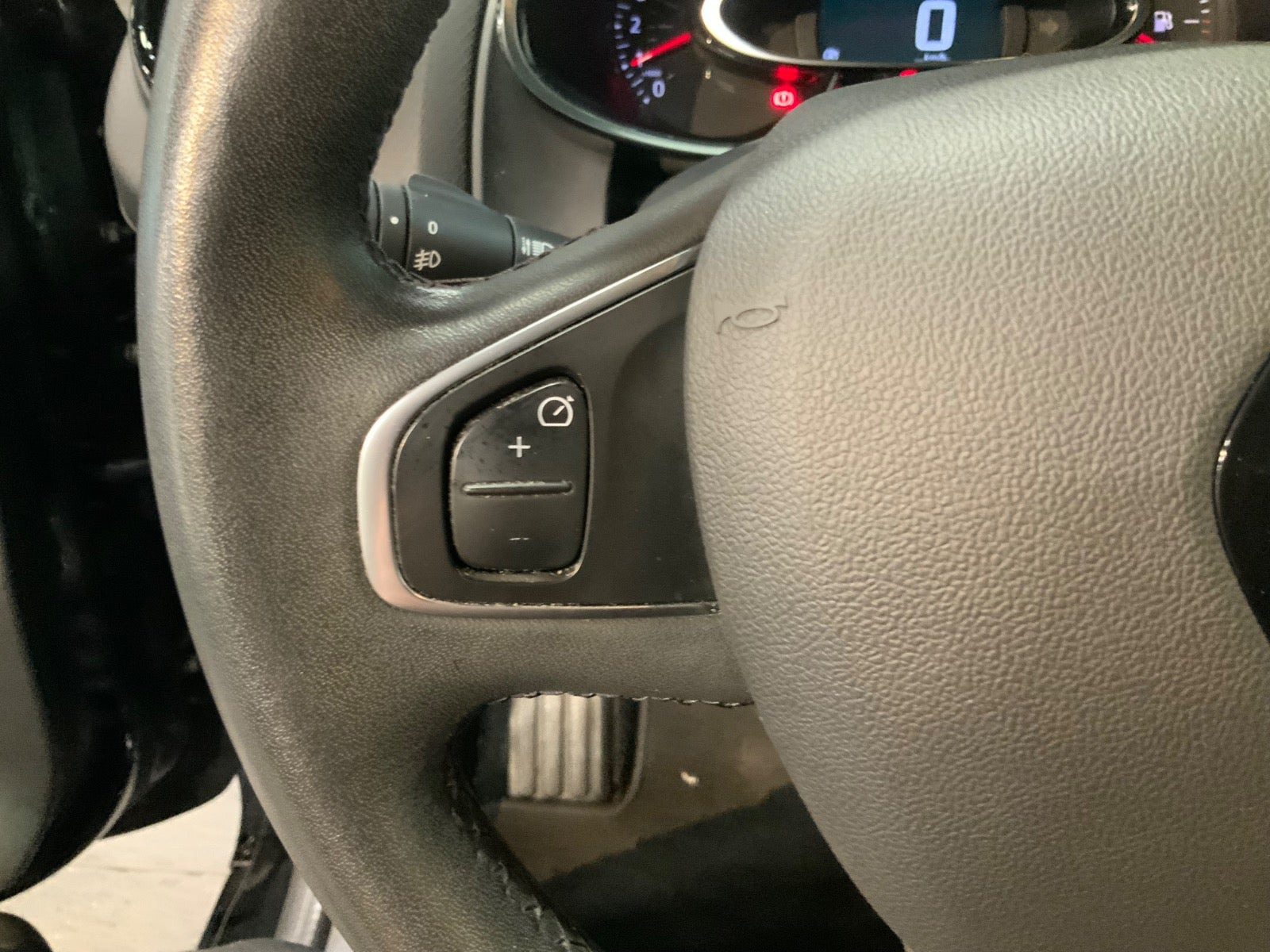 Sort Renault Clio IV fra 2016